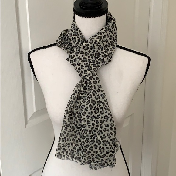 Leopard Print Scarf in Black and White - Picture 2 of 4